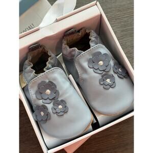 Infant Girl's Robeez Indy Blossom Moccasin Crib Shoe, Size 6-12 Months - NWT